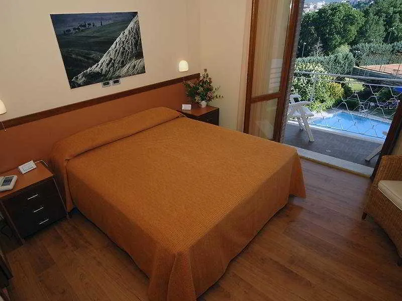Hotel Raffaello Chianciano Terme 4*,